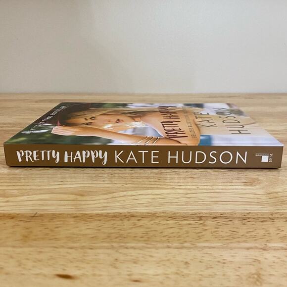 Pretty Happy Healthy Ways To Love Your Body by Kate Hudson Hard Cover Book - Picture 4 of 7